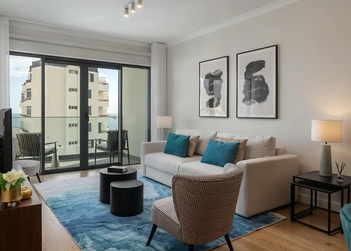 Casa Branca Penthouse By An Island Funchal (Madeira)